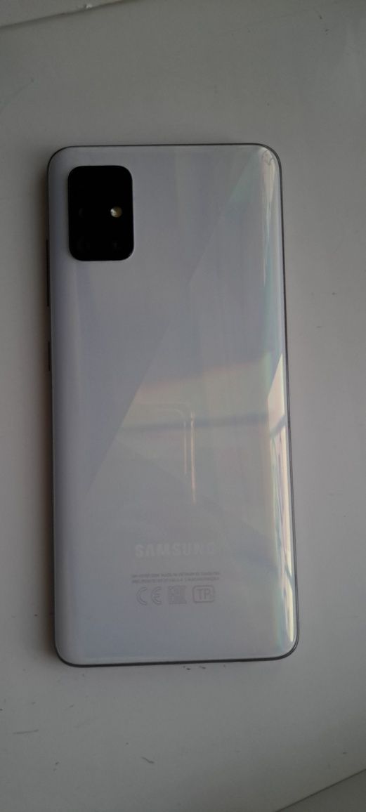 SAMSUNG A51 в идеальном состоянии, есть 2 цвета.