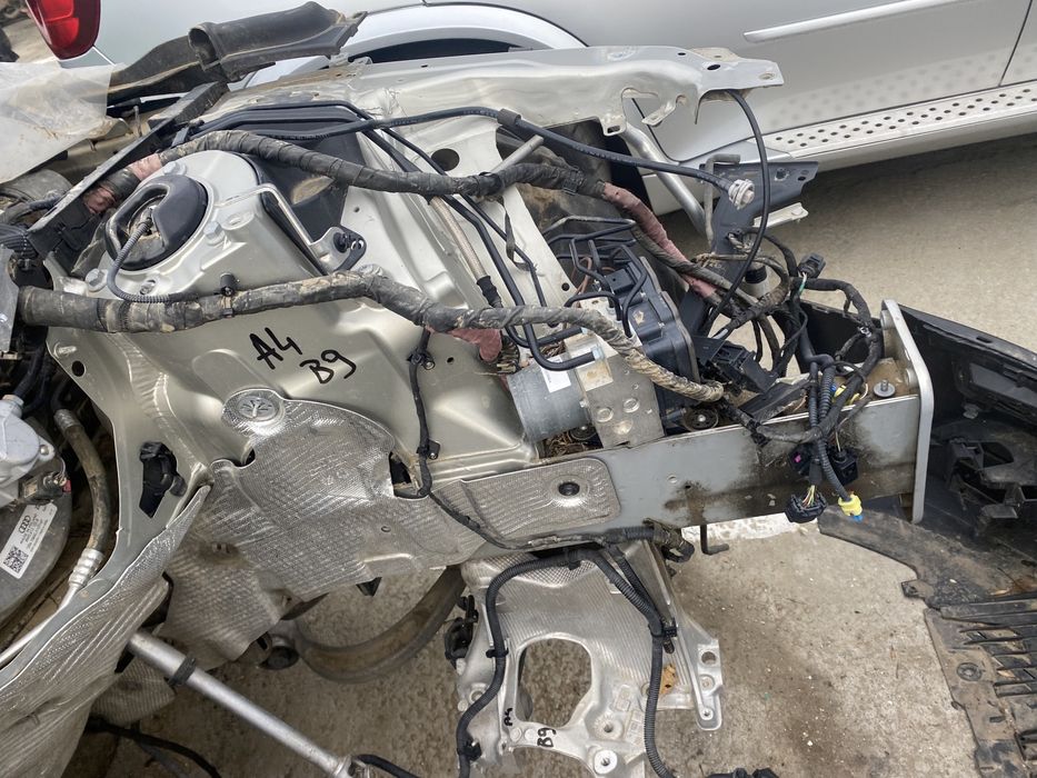 Lonjeron stânga față Audi A4 B9