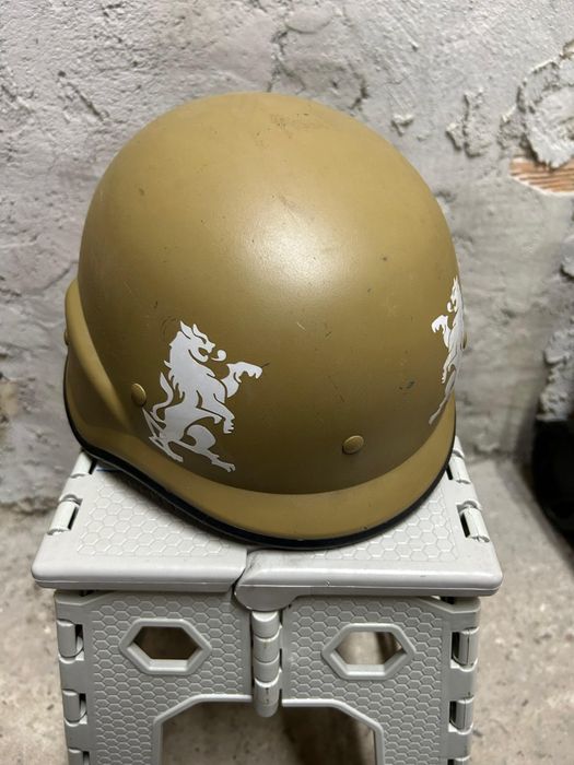 Военна каска подходящ за Airsoft или за мотор