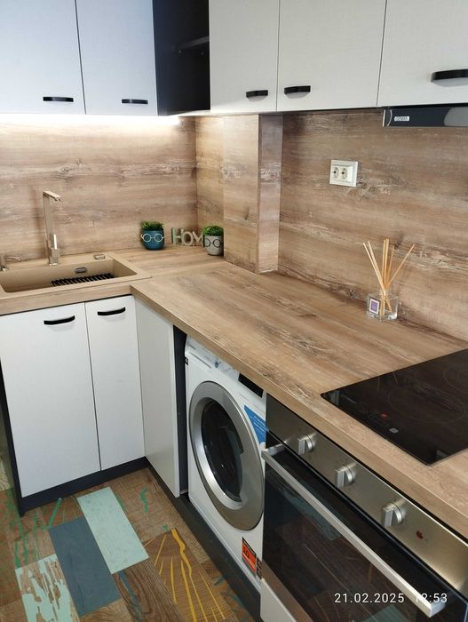 Дава се под наем Едностаен апартамент в София, Лозенец - 26 кв.м за 357 € - Снимка #1