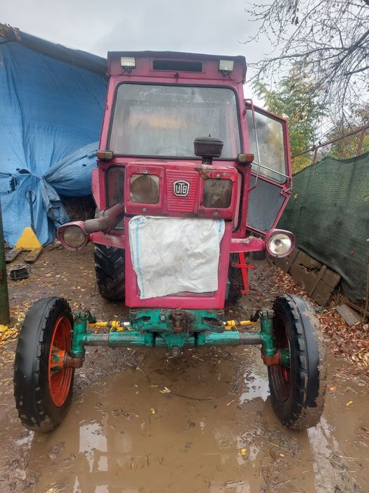 Vând Universal U650