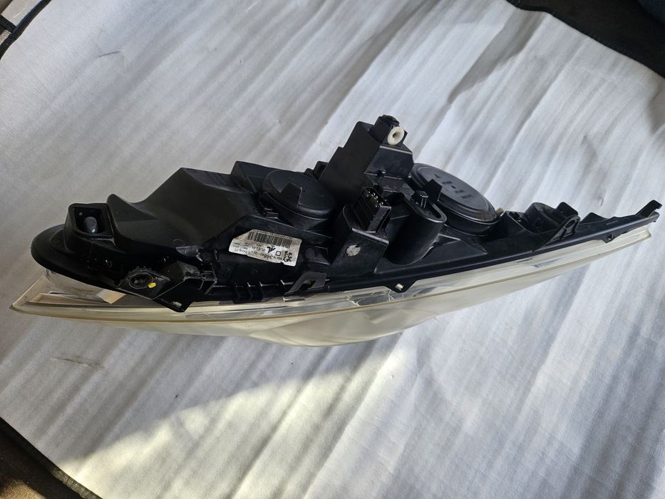 Ляв фар пежо 307 2008г.