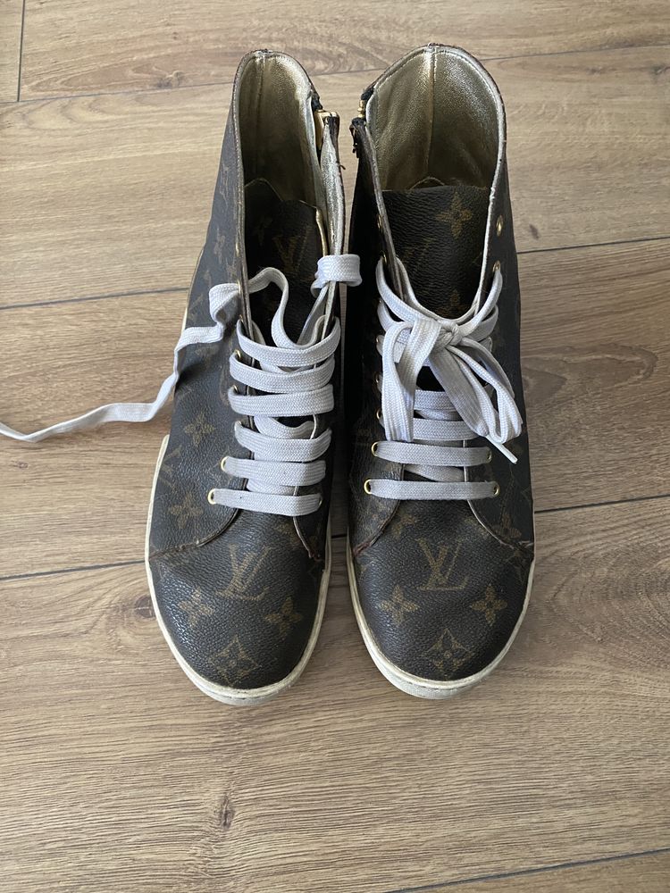 Adidasi/tenesi Louis Vuitton