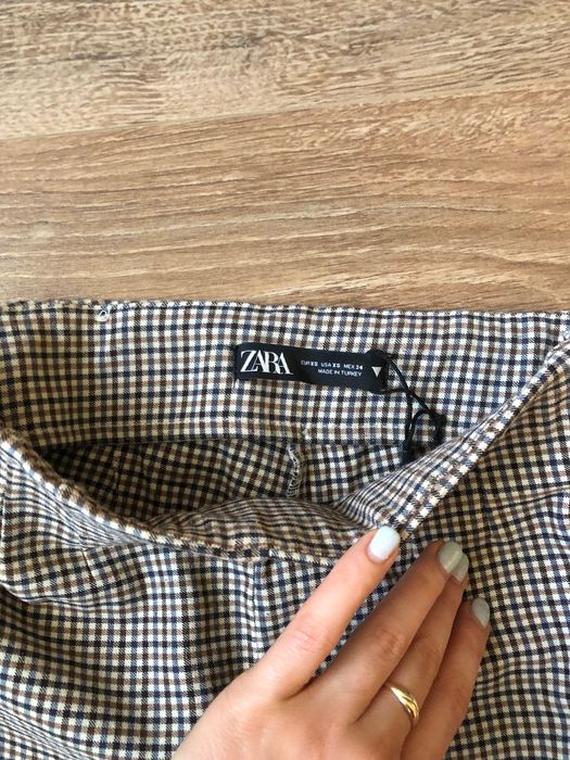 Панталон на марката ZARA