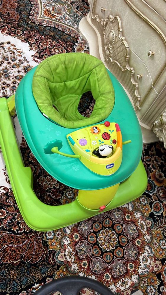 Chicco Walky Talky — развивающие ходунки