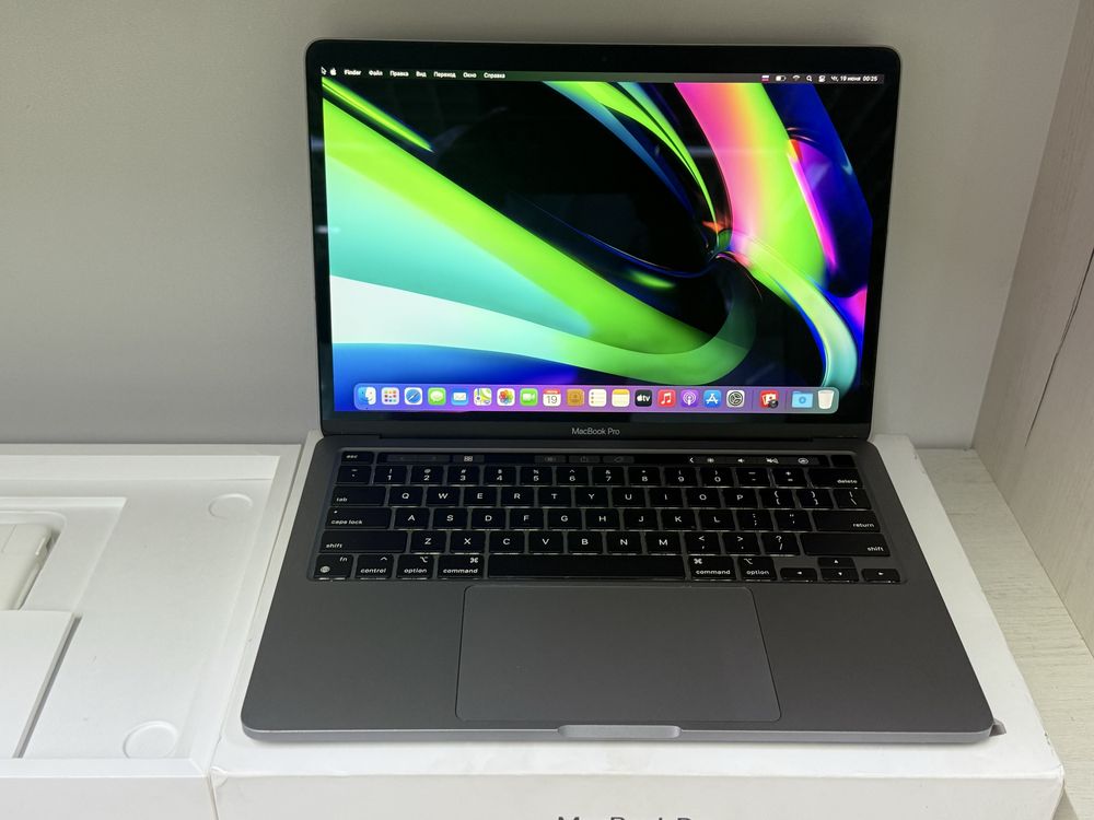 MacBook Pro 13 chip M1 ,2020 есть Touch BAR коробка зарядка все есть