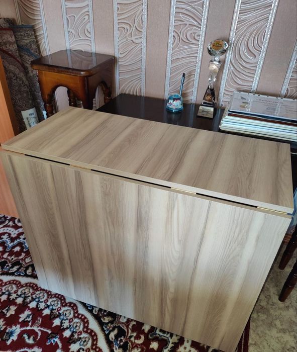 Продам новый большой стол-книжка-трансформер за 80000тг.