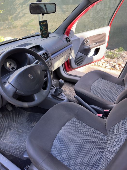 Renault symbol 2006,1.4 benzina 64k km