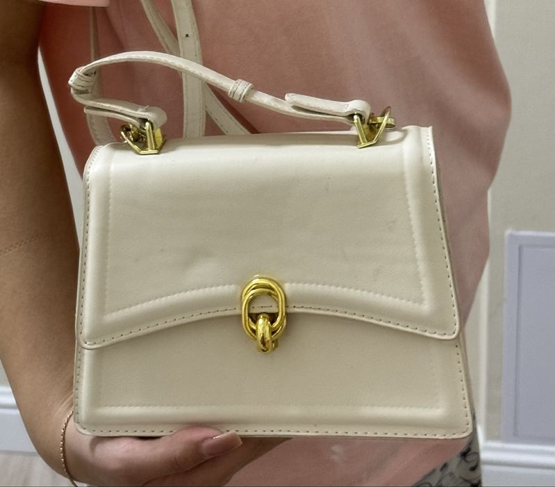 3 разные сумки.