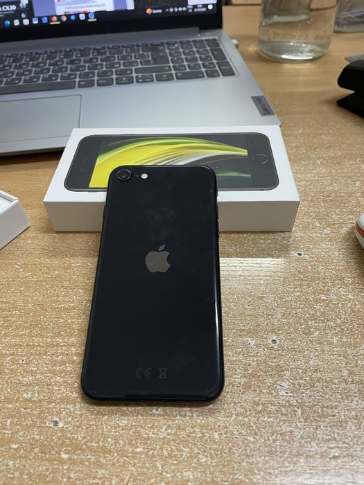 Продавам употребяван  IPhone SE