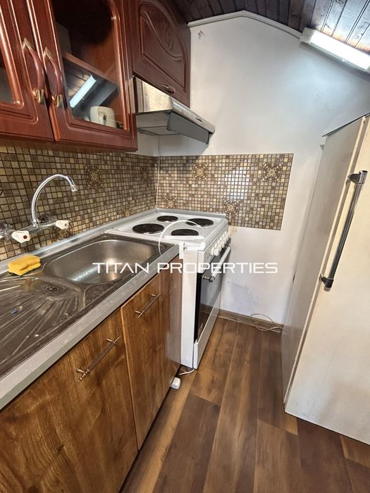 Етаж от къща, под наем, м-т Траката