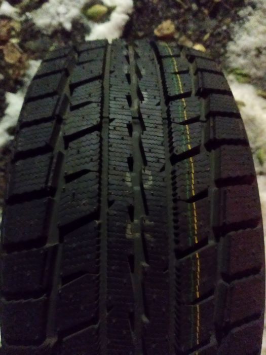 1 шина Dunlop новая 225/50/16 зимняя