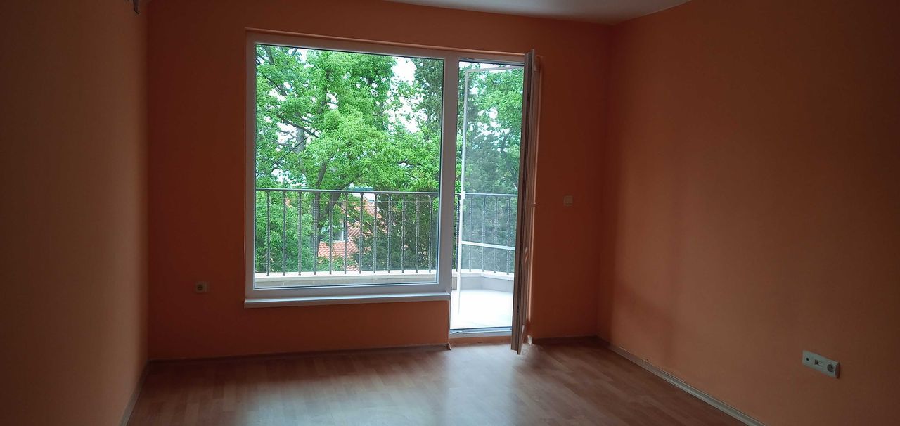 Продава се Двустаен апартамент в к.к. Златни пясъци - 65 кв.м за 1431 €/кв.м - Снимка #1