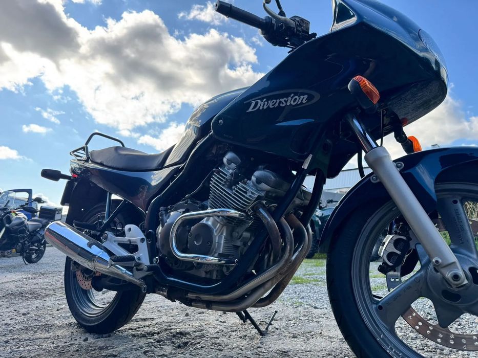 Yamaha XJ 600S Diversion Motocicleta este neînmatriculata deoarece am achiziționat alta.  -cauc