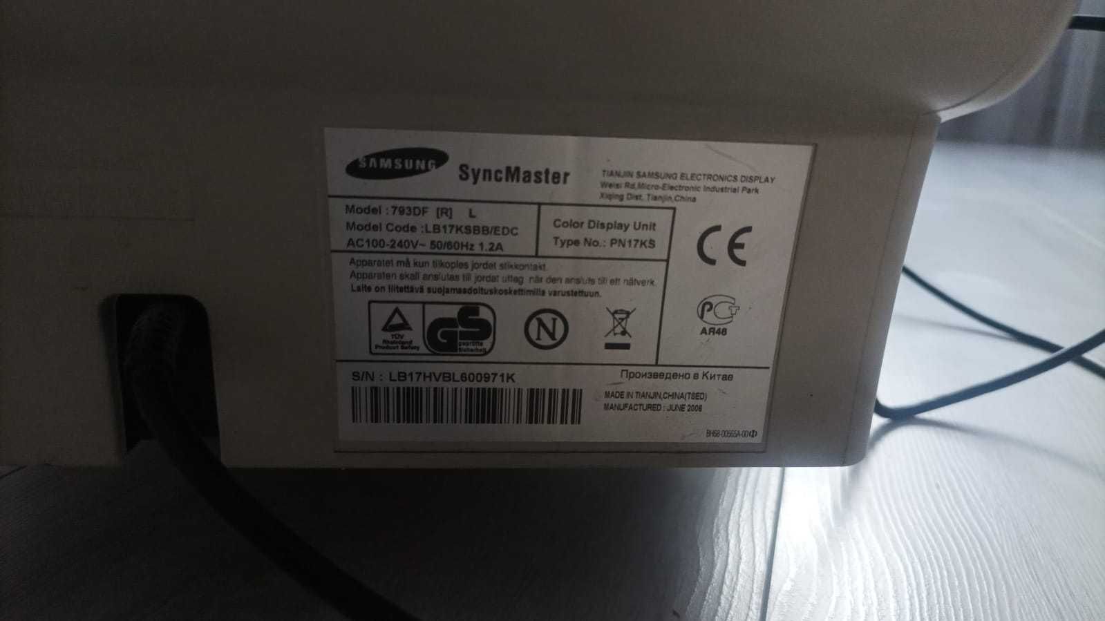 Монитор Samsung SuncMaster 793DF