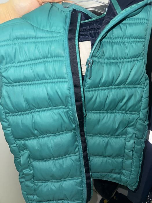 Жилетка детская зеленого цвета