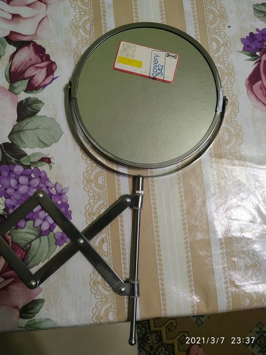 Выдвежное зеркало фирмы IKEA
