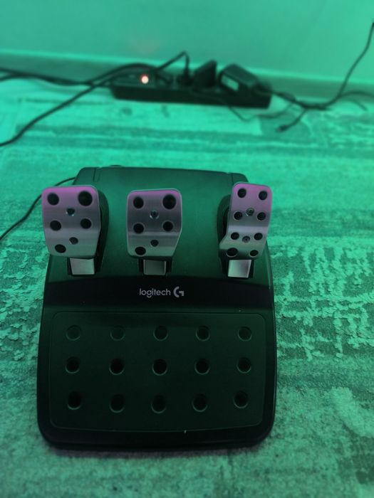 Продавам Logitech G29 с ГАРАНЦИЯ !!