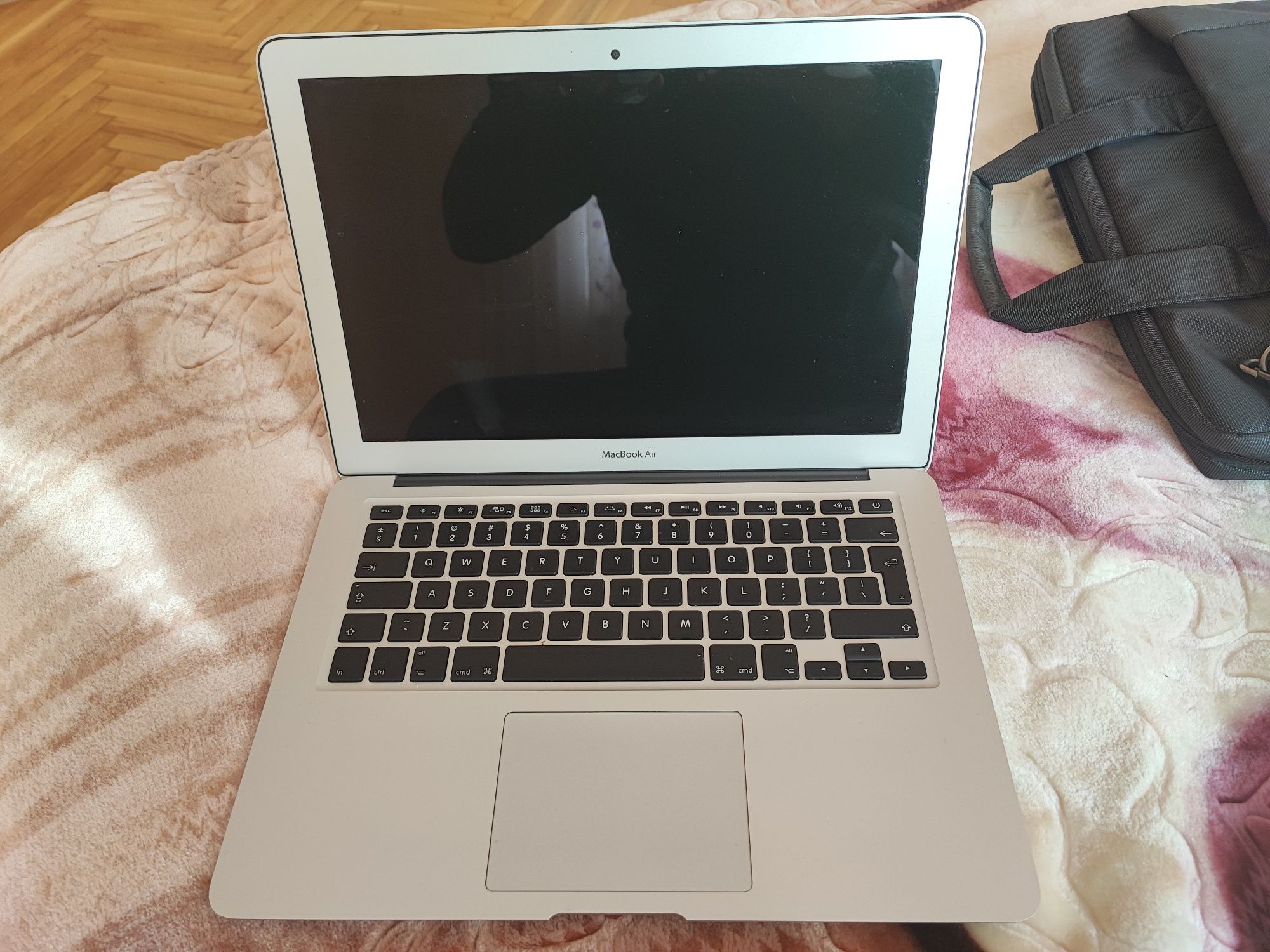 MacBook  air 13" mojave