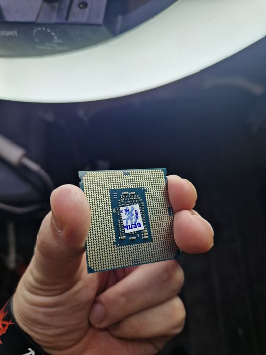Процессор Intel core i3 8100