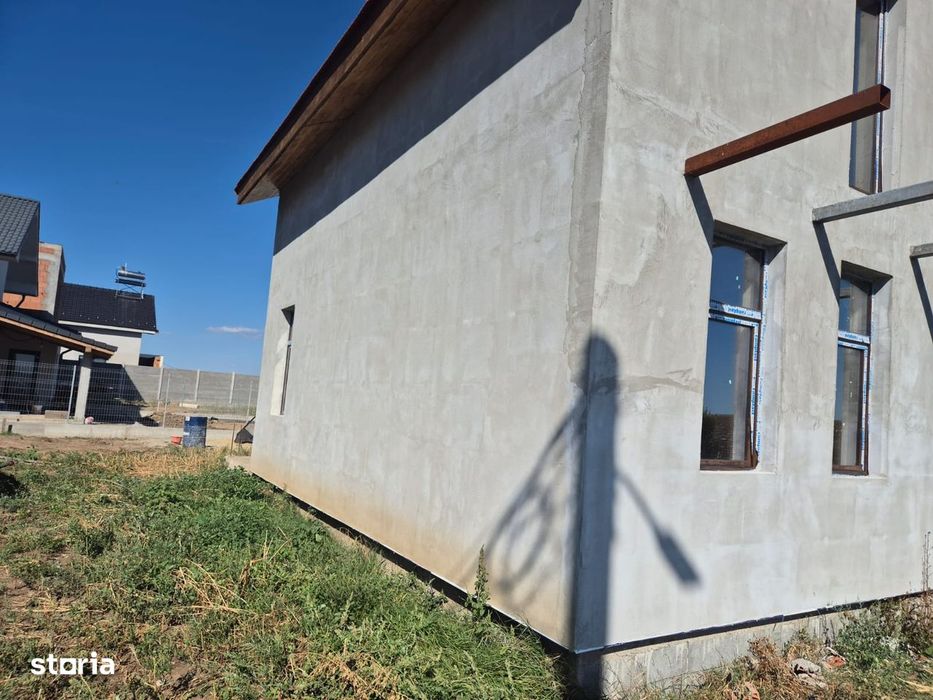 Vand vila Fantanele,jud.Arad,cartier nou,P+1, st.310 mp.la gri