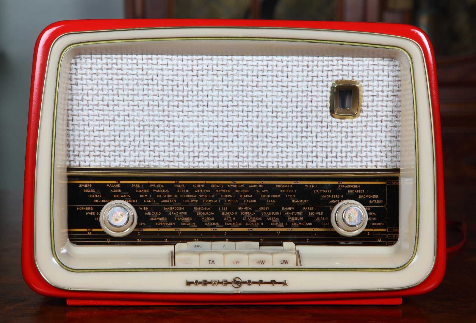 Vand radio pe lampi Loewe Opta Bella Luxus 2711W, complet restaurat