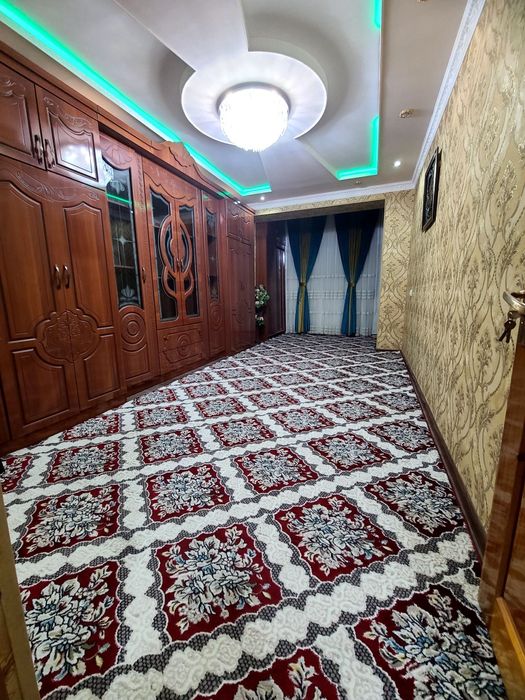 Сотилади.. 2 хона 1 этаж, Берёзка, 1 микрорайон