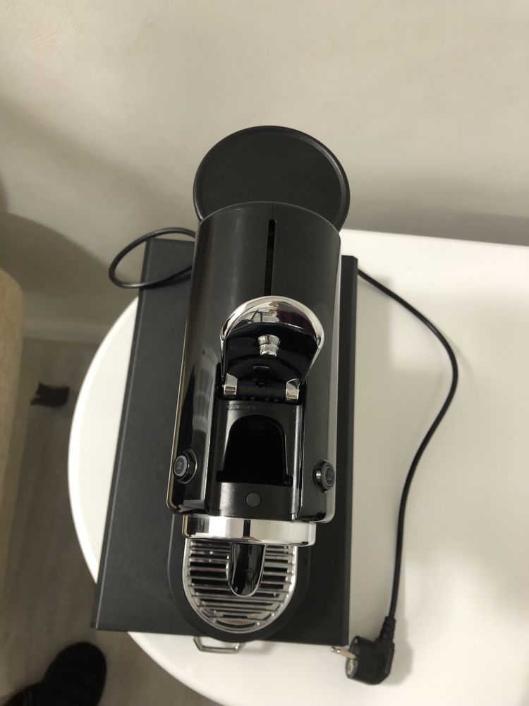 DeLonghi Citiz Negru Nespresso + Cutie Capsule