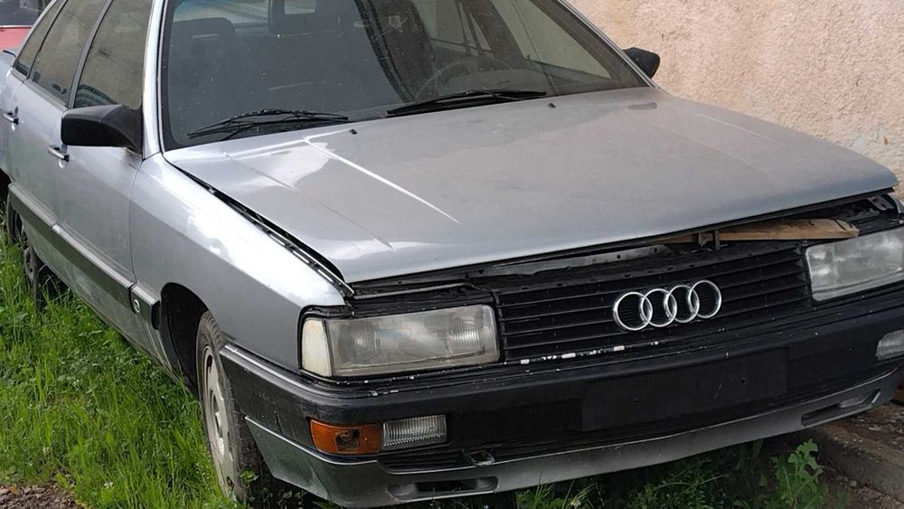 На части Audi 200 turbo