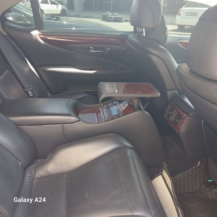 Lexus LS 600hL  HYBRID