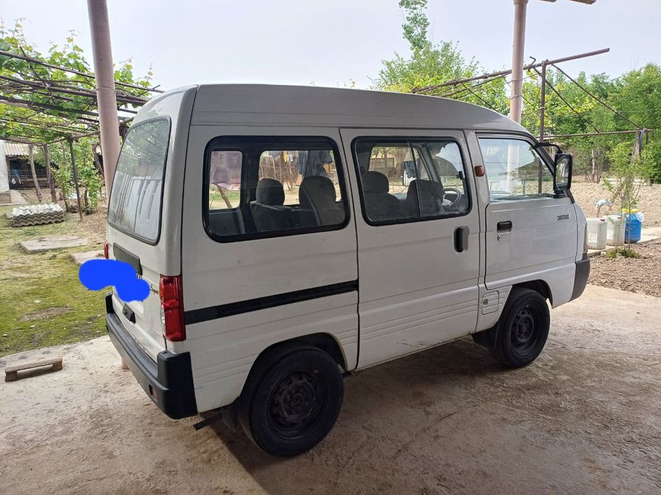 Damas moshina sotiladi