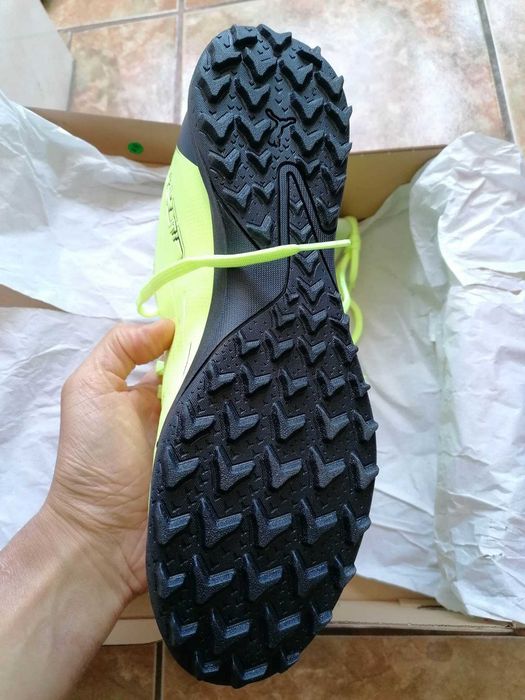 Vand ghete fotbal sintetic Puma Ultra Play TT Turf marime: 43