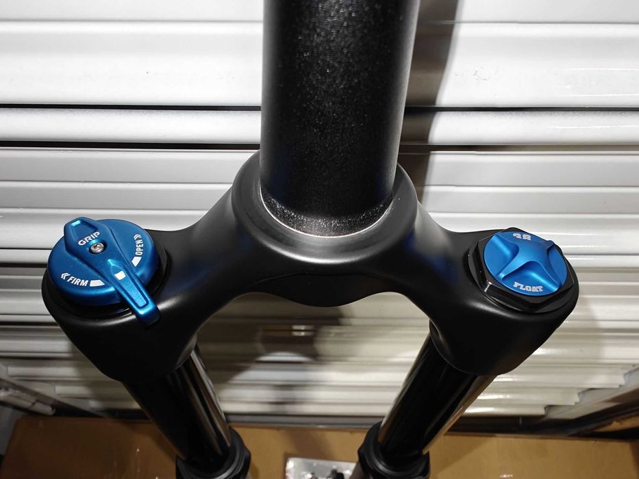 FOX PERFORMANCE 38, 170mm,29,GRIP, нова велосипедна вилка