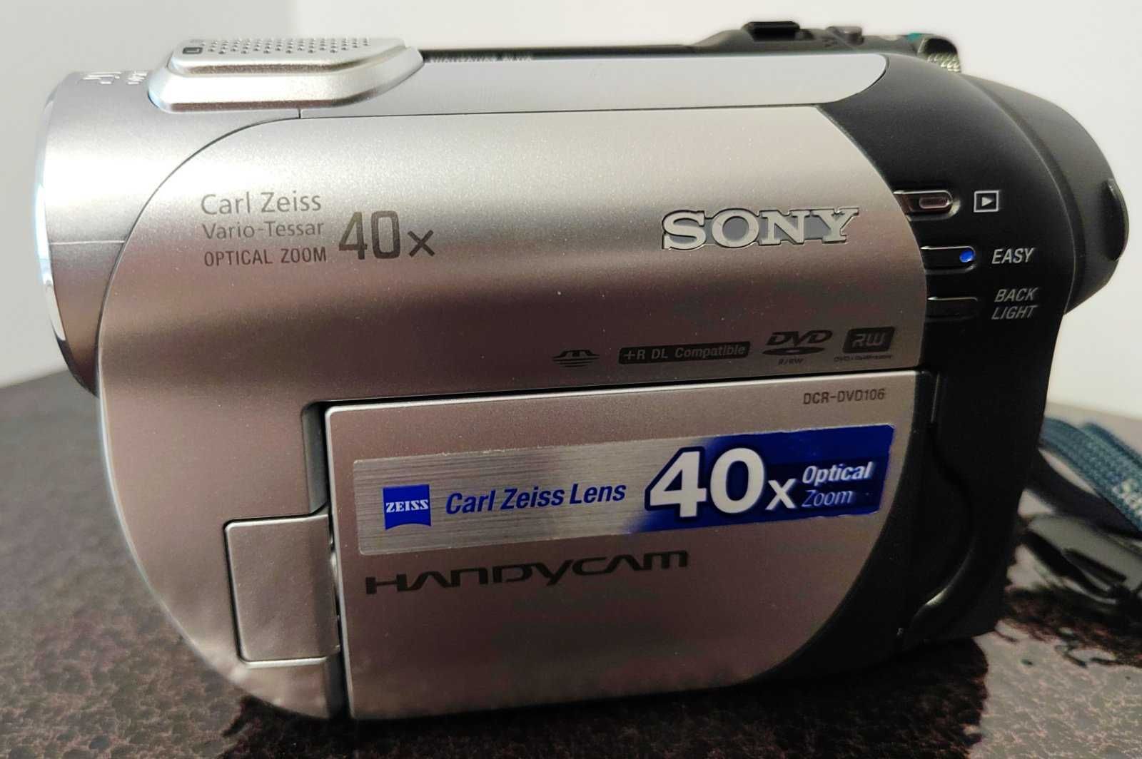 Продавам видео камера Сони с дискове за многократно записване.