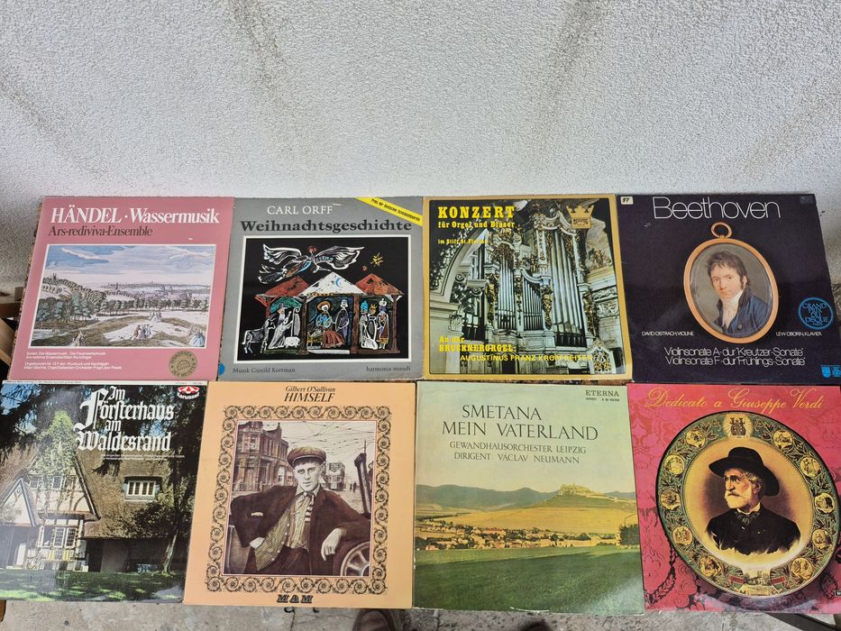 Lot 148 lp Discuri Vinil colectie  in stare buna cu muzica clasică 
-