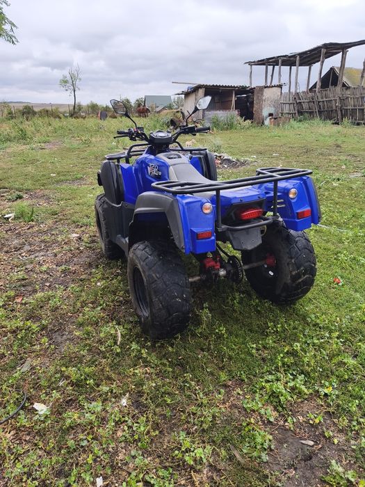 Vând ateveu 4x4 motor 375cc puțin folosit