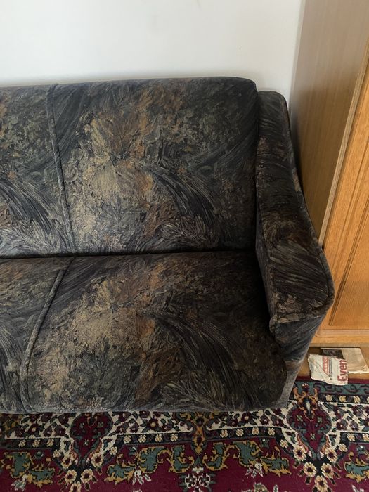 Vand canapea extensibila , stare foarte buna , tapiterie plus