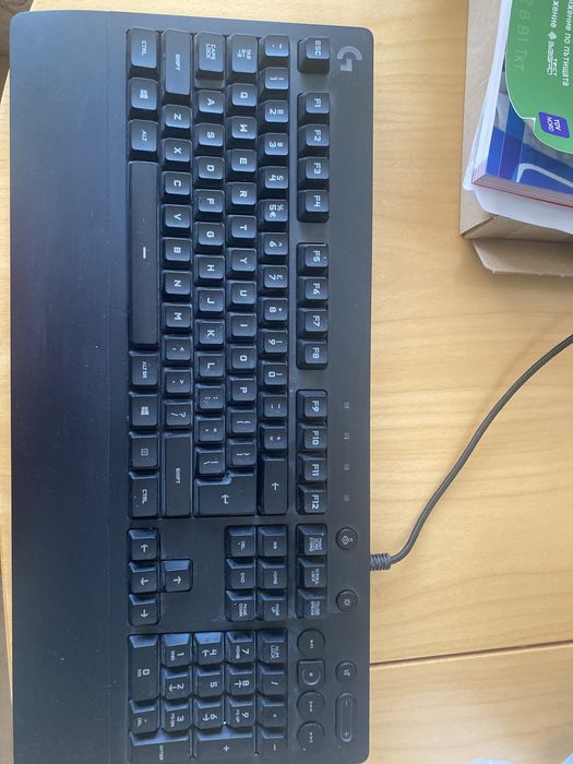 Клавиатура logitech G213