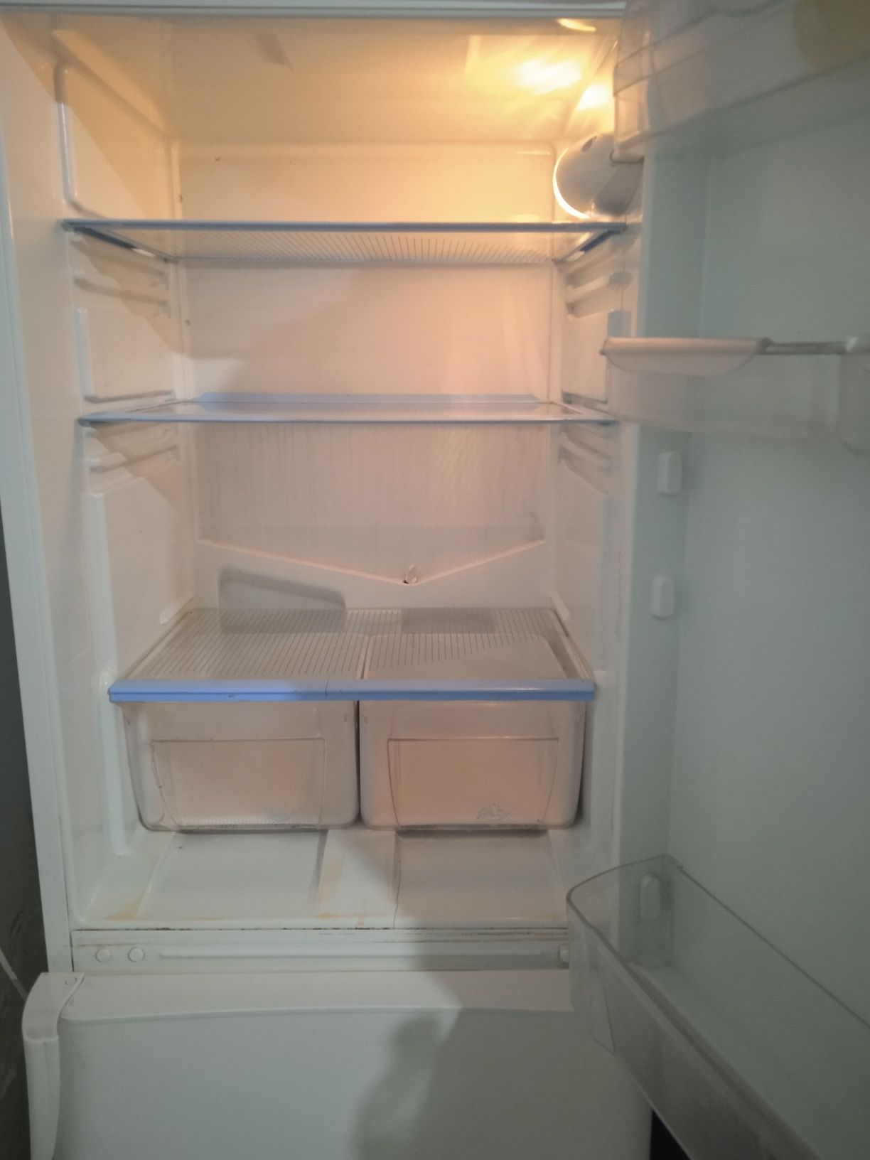 Холодильник INDESIT