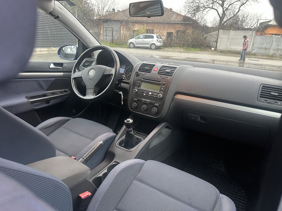 Vand Golf 5 1.4 5 trepte impecabil!