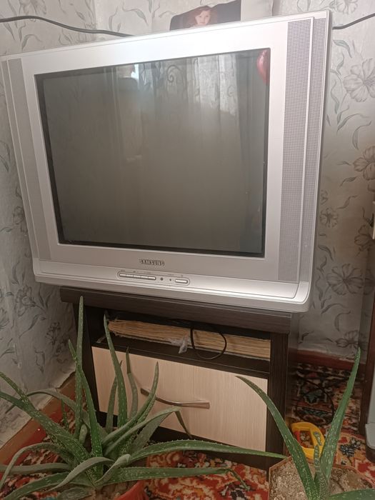 Продам телевизор в хорошем состоянии без проблем и дефектов