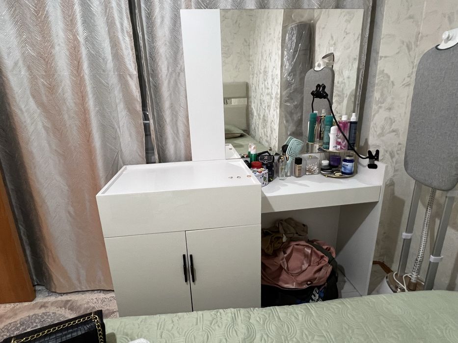 Тувлетный столик