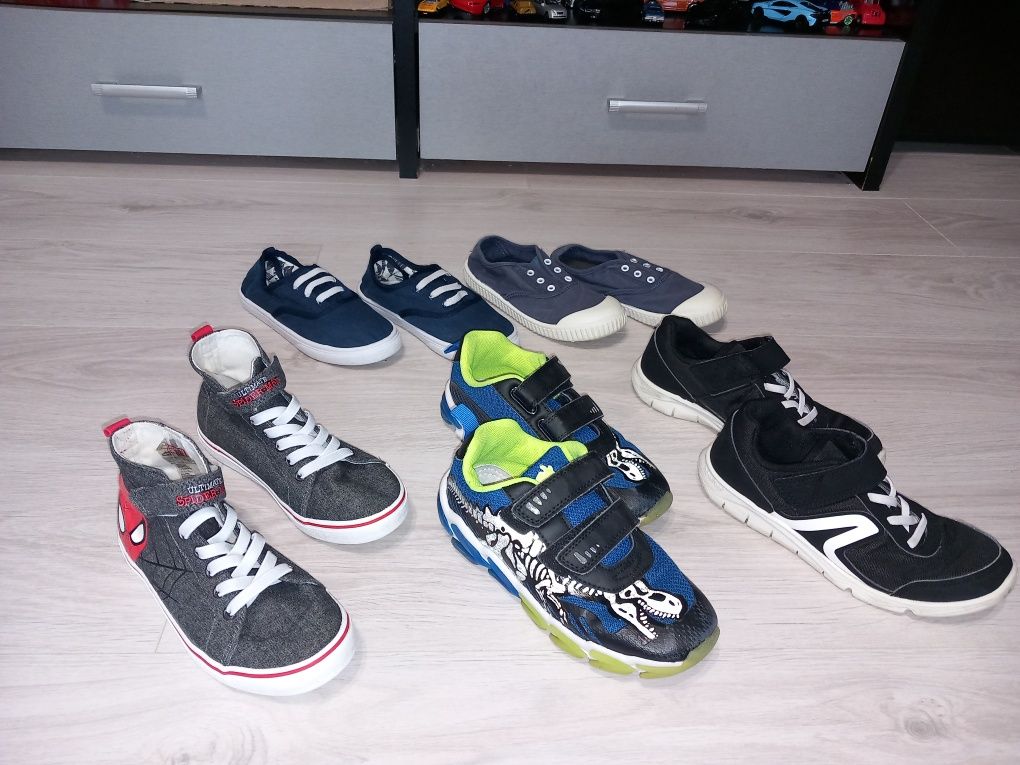 Adidași ,tenesi  31, 32, 33, 34