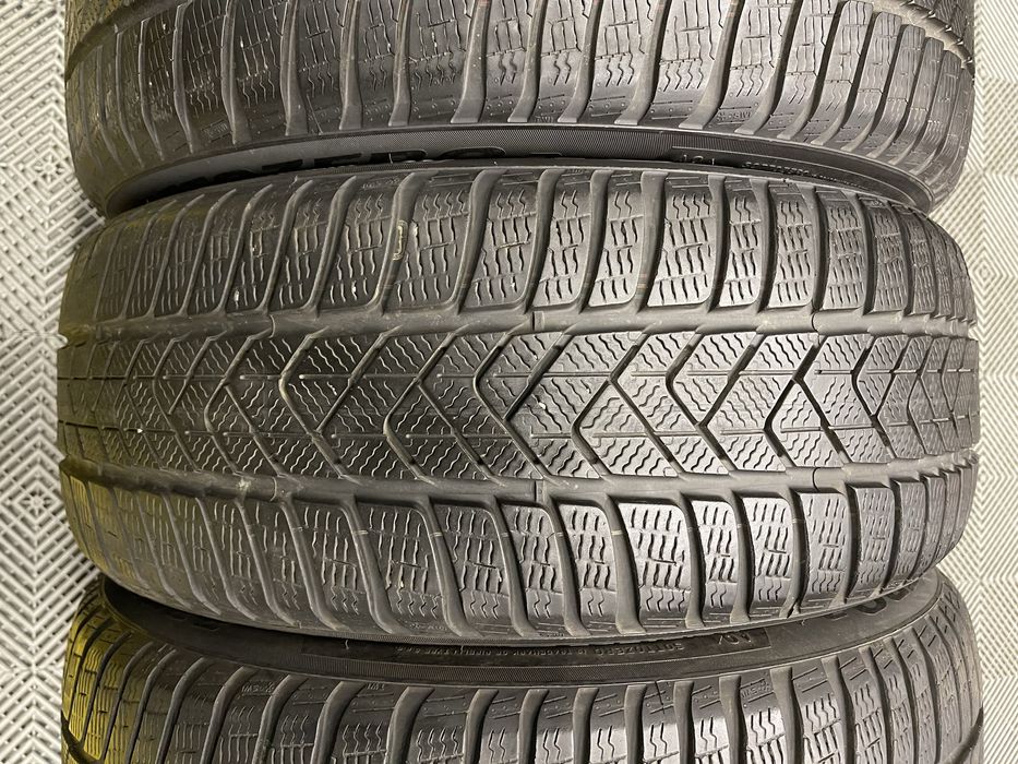 Set Anvelope Cauciucuri ca noi Pirelli 215 55 R17 M+S Iarna cu 7mm