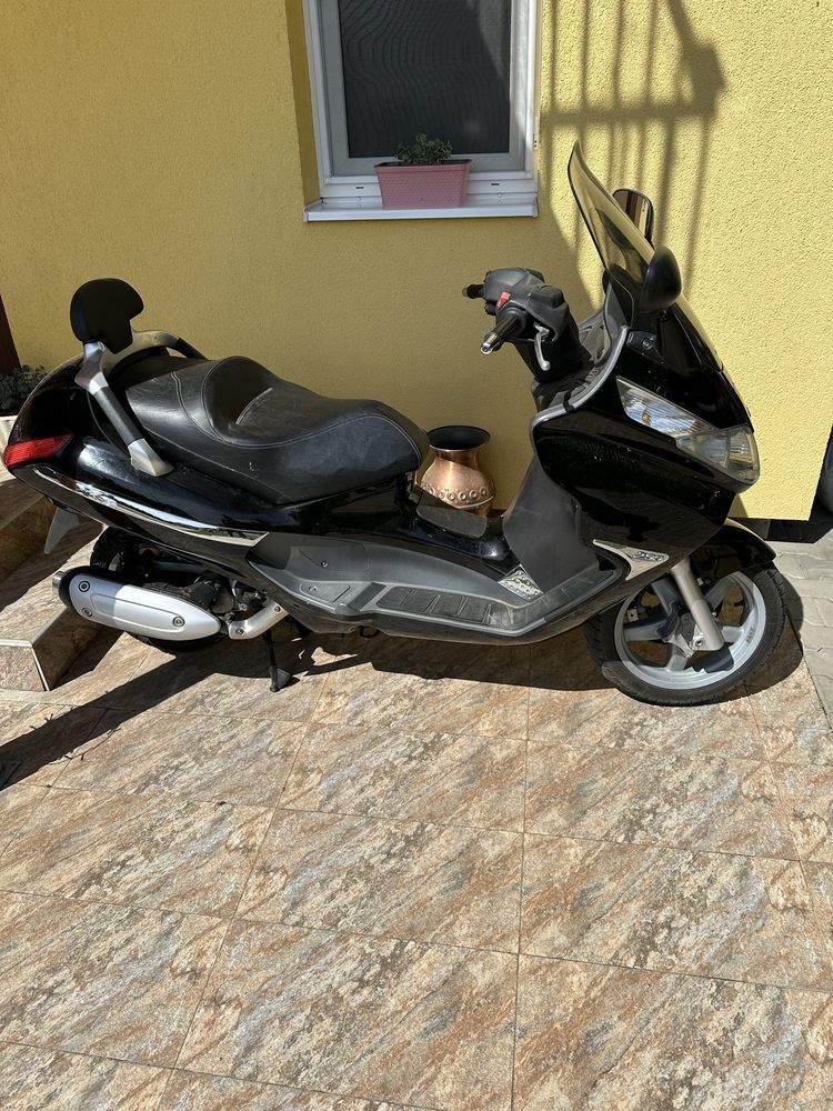 Piaggio X8 200 cc