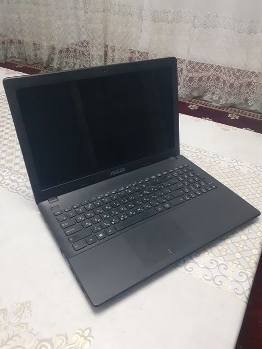 Asus Laptop Kompyuter
