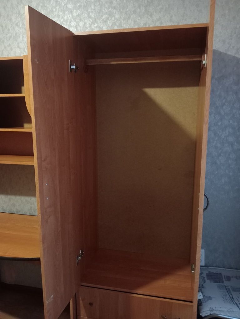 Продам стенку в детскую