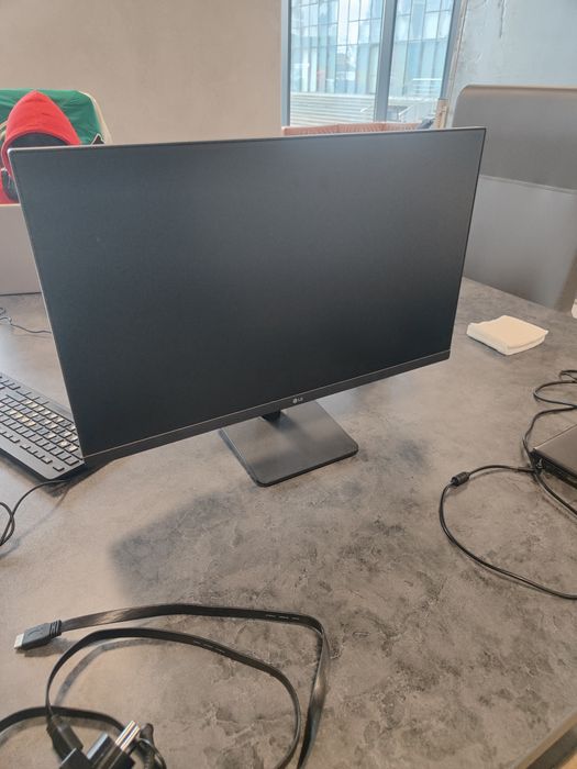 Монитор LG 27 диагональ