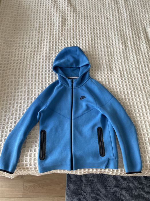 Nike Tech Fleece в небесносиньо,лекота, стил и комфорт в едно!