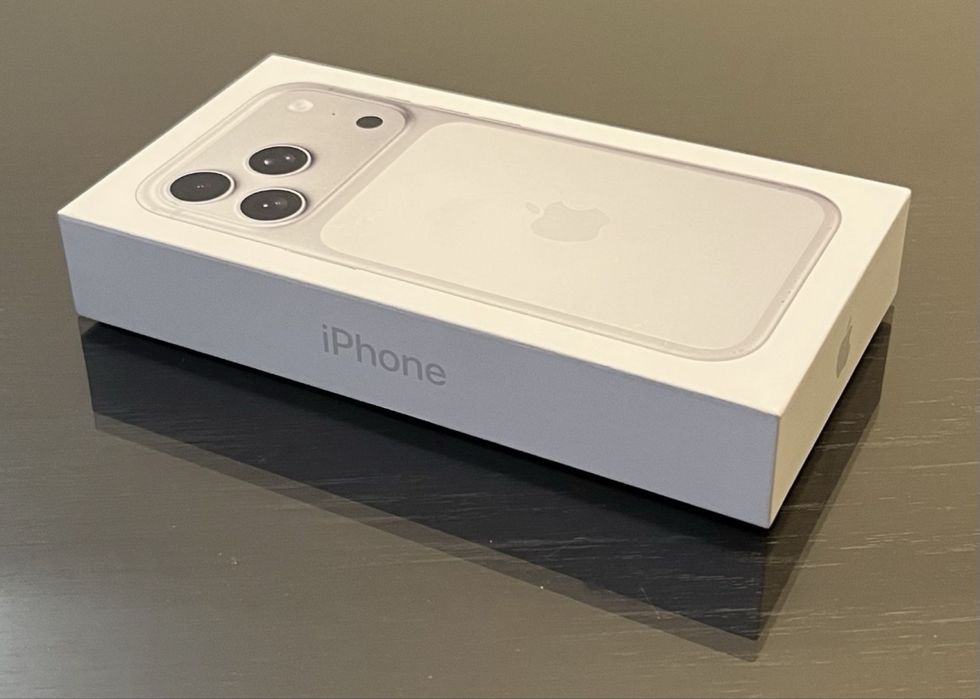 iPhone 17 PRO MAX   ALB  NOU  512 GB  Garantie  Accept Schimb